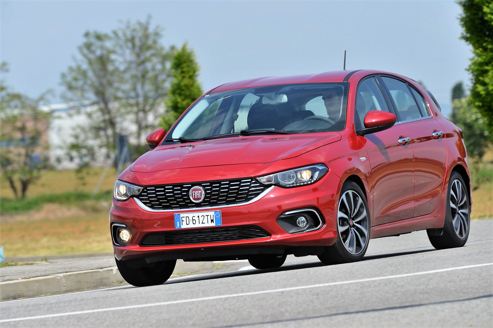 Fiat od poloviny září nabídne cenové zvýhodnění modelu Tipo ve výbavách Italia nebo Italia Extra. Například cena skvěle vybaveného kombi bude jen 339 000 Kč s DPH. 