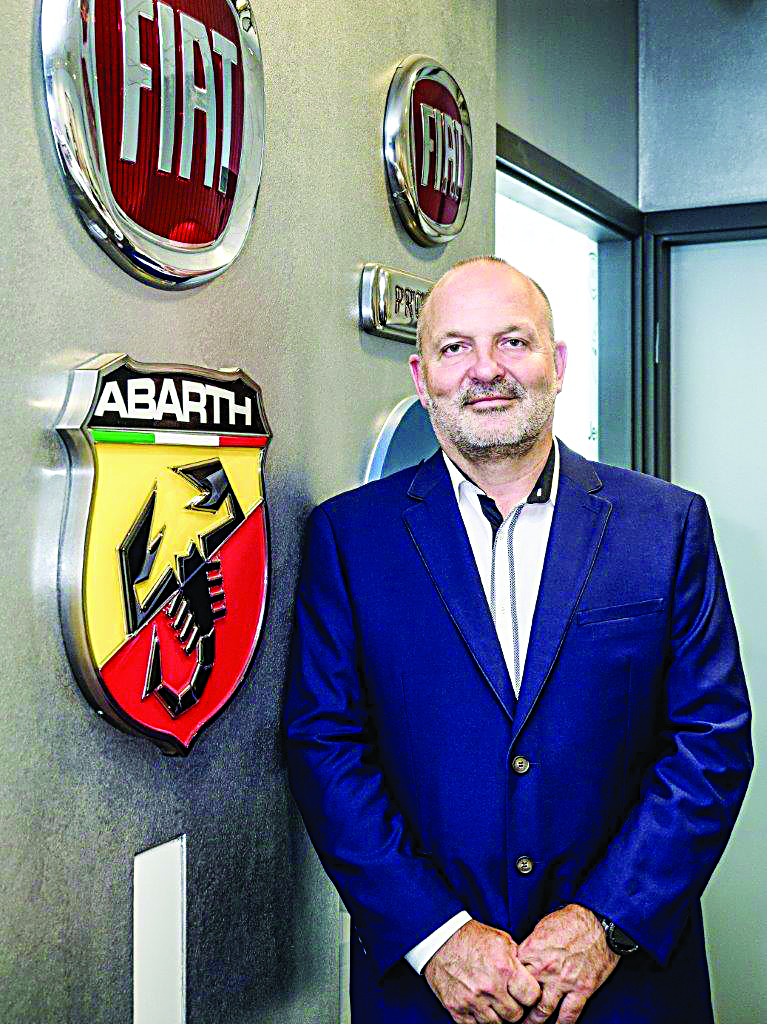 Vít Pěkný má na starosti koncernové značky FCA u nás i na Slovensku.