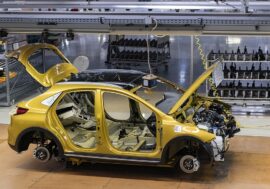 Český automobilový průmysl dohání jarní ztráty