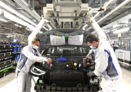 Výrobní závody VW přecházejí na produkci elektromobilů