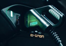Palubní nabíječka Audi e-tron zvládne výkon 22 kW