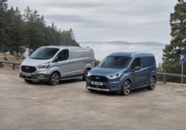 Užitkové vozy Ford řady Active se těší na hrádky v terénu