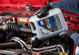 Minerální, nebo syntetický olej? Který je pro váš vůz vhodnější?