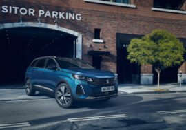 Peugeot 5008 dostal sebevědomý vzhled a systém nočního vidění