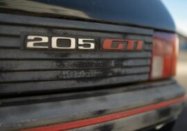 Peugeot se pustil do renovací a prodeje historických modelů