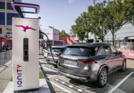 Na dálnici D1 jsou nové nabíjecí body