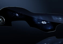 Mercedes představil novou multimediální obrazovku – zabírá celou palubní desku