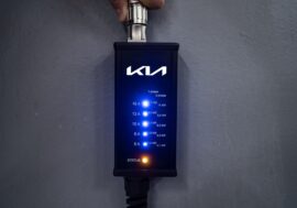 S kompaktní sadou Kia nabíjíte na chatě i v kempu