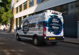 Ford rozváží balíky bez přítomnosti řidiče