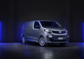 Fiat Scudo nadchne komfortem, elektrická verze překvapuje dojezdem