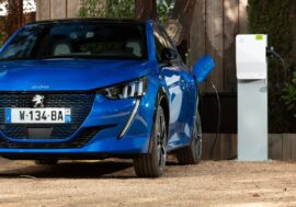 Peugeot prodloužil dojezd svých klíčových elektromobilů