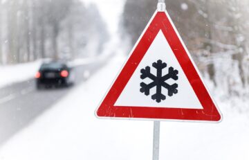 Letní pneumatiky v zimě nemusí automaticky znamenat krácení pojistného plnění
