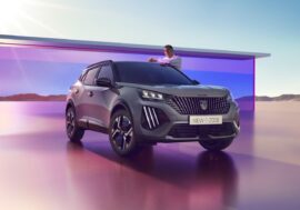 Peugeot 2008 má po rozsáhlém faceliftu. Novinkami ani nabídkou motorů nešetří