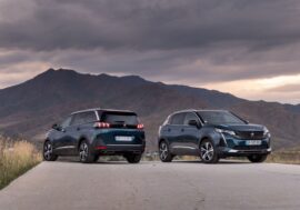 Peugeoty 3008 a 5008 dostávají nový hybridní pohon. Přináší větší klid a výraznou úsporu paliva