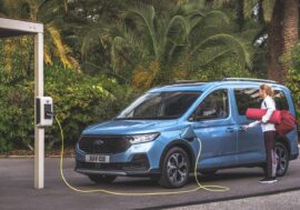 Ford Tourneo Connect dostává plug-in hybridní pohon. Vyniká výkonem, výbavou i prostorem
