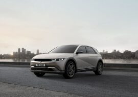 Hyundai Ioniq5 přináší pro letošní rok pokrokovou techniku, větší baterii a   novou sportovní výbavu