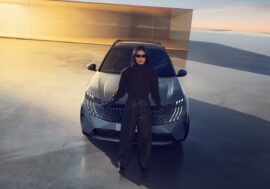 Jediný sedmimístný elektromobil na českém trhu dominuje s novou baterií i dojezdu na jedno nabití. Cena není přehnaná