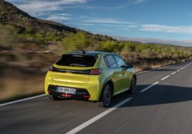 Peugeoty 208 a 2008 se loučí s motorem PureTech 100 ve velké akci na skladové vozy