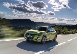 Peugeot zlevňuje modely 208 a 2008. Přidává k nim 7letou záruku a financování s 0% úrokem