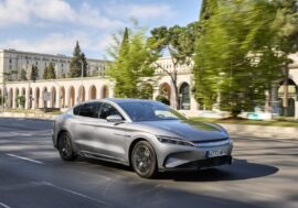 Evropská komise i Amerika se mýlí. Cla na vozy vyrobené v Číně se nám tvrdě vymstí