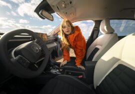 Odškodnění po nehodě není automatické. O peníze vás mohou připravit pásy, pes i nevhodné boty