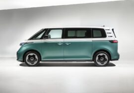 Prodloužený Volkswagen ID.Buzz sveze sedm osob rychleji a dál. Ceny klesly na úroveň Multivanu