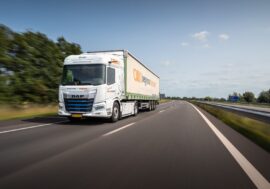 Zažádání a vyzvednutí řidičského průkazu je jednodušší a levnější. Ulevilo se i profesním řidičům