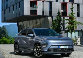 Hyundai zlevnil elektrickou Konu pro specifickou skupinu zákazníků. Prý do ní patříte i vy