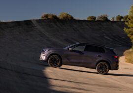 Na e-Salon 2024 přijede dynamické SUV, které zvládne stovku pod 5 sekund. Na prozkoumání všech vychytávek budete potřebovat mnohem více času