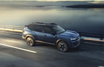 Dacia přidává druhou elektrifikovanou čtyřkolku. Dostanou ji modely Duster a Bigster