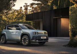 Pokud se do Renaultu 4 na “operák” nezamilujete, můžete jej jednoduše vrátit