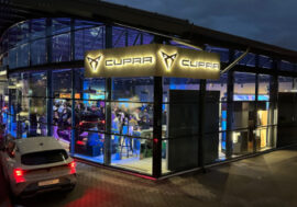 CUPRA vyrobila milion vozů. Fabrika milník oslavila soutěží pro zaměstnance