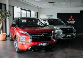 Plug-in hybridní Outlander je etalonem bytelné konstrukce, luxusu a záruky, které se jen tak něco nevyrovná