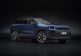 Prozkoumejte detailně techniku Jeepu Compass. Odhalíte, proč je tak schopný v terénu i na silnici