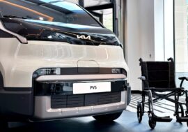 Kia jako jedna z první upravuje elektromobily pro vozíčkáře. Předpovídá jim vysokou poptávku