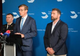 Do autoškol míří nové otázky. Reflektují nebezpečné situace během letní sezóny