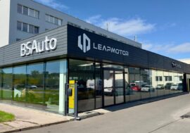 DS Automobiles otevírá na Praze 5 nový showroom. V zázemí jsou i další značky