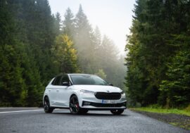 Škoda Fabia 130 má podvozek na míru, ostré řízení a „sportovní“ ESC. Díly přebírá i z rallyového světa