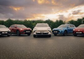 MG v Evropě překročilo hranici 300 000 prodaných aut, růst táhnou hybridy Hybrid+ a bestseller ZS