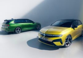 Opel servíruje podobu nové Astry zvenčí i zevnitř. Dorazí příští rok