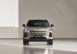 Nová generace Toyoty RAV4 míří na český trh. Zatím jako hybrid s pohonem předních a všech kol