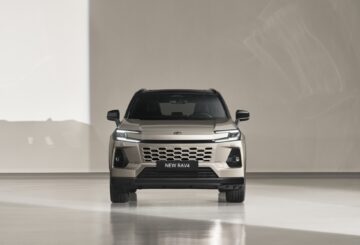 Nová generace Toyoty RAV4 míří na český trh. Zatím jako hybrid s pohonem předních a všech kol