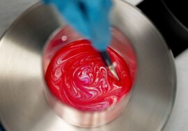 Modely SEAT Arona a Ibiza dostaly exkluzivní laky. Video nahlíží do zákulisí vývoje