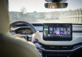 Škoda rozšiřuje digitální zábavu, cílí na hudbu, podcasty a filmy. Vše najdete v Elroqu a Enyaqu