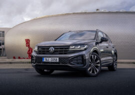 Volkswagen prodává poslední zbytky skladových modelů Touran a Touareg. Nabídka se nebude opakovat