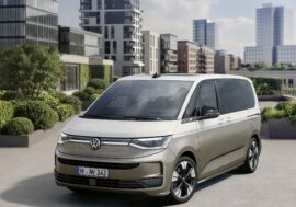 Volkswagen Multivan přijíždí v modernizovaném provedení. Na své si přijdou milovníci barev