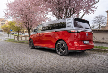 Volkswagen ID.Buzz má po modernizaci. Zlevnil pod milion korun a má novou techniku