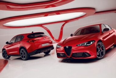 Paket Performance pro Giulii a Stelvio je dostupný i v Česku. Zaměřuje se na audio a jízdní dynamiku
