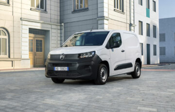 Citroën Berlingo Van First nabídne jednodušší a dostupnější verzi pro firmy. V interiéru čaruje s místem