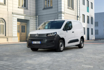 Citroën Berlingo Van First nabídne jednodušší a dostupnější verzi pro firmy. V interiéru čaruje s místem